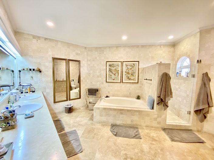 Image No.5-Maison de 5 chambres à vendre à Oistins