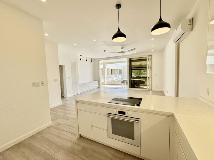 Image No.12-2 Bed Property for sale