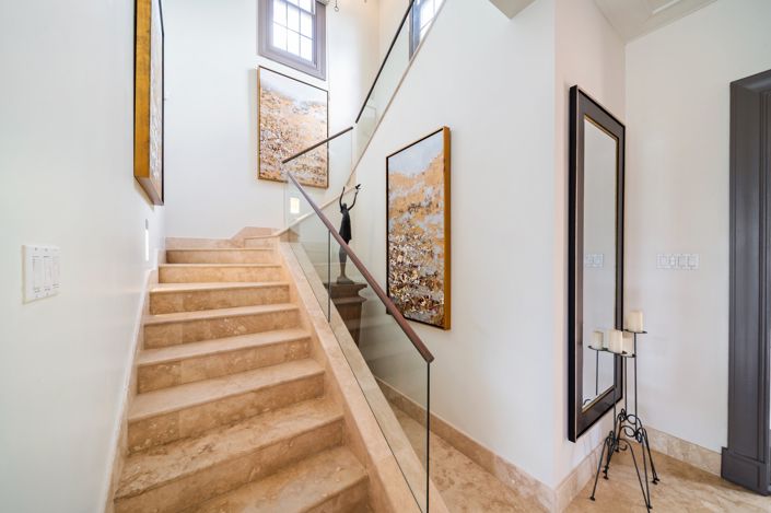 Image No.20-5 Bed House for sale