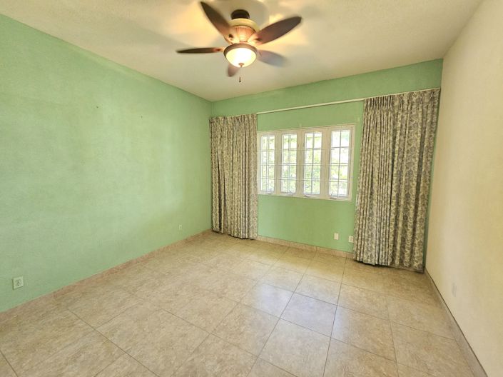 Image No.14-4 Bed House for sale