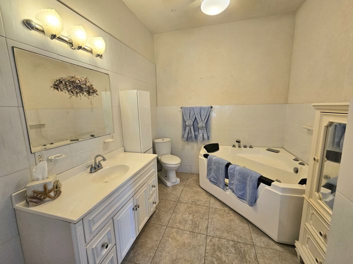 Image No.19-4 Bed House for sale