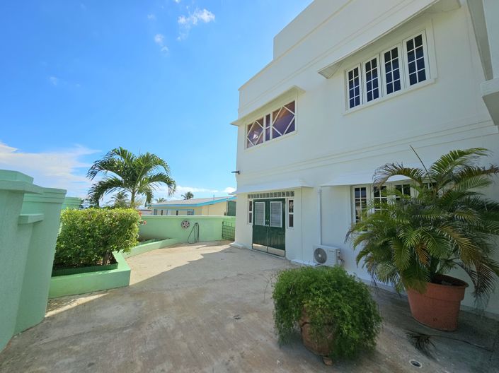 Image No.25-4 Bed House for sale