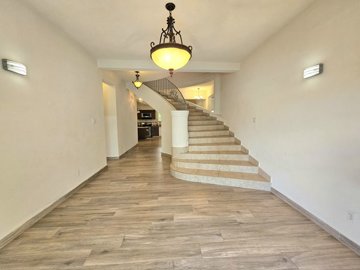 f9b6d3fc-39e7-4cb9-8df1-9d6353e97fa4