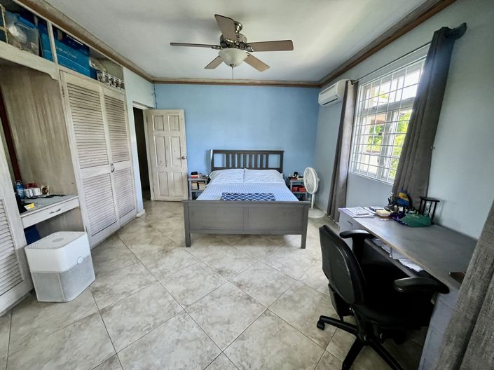 Image No.10-5 Bed House for sale