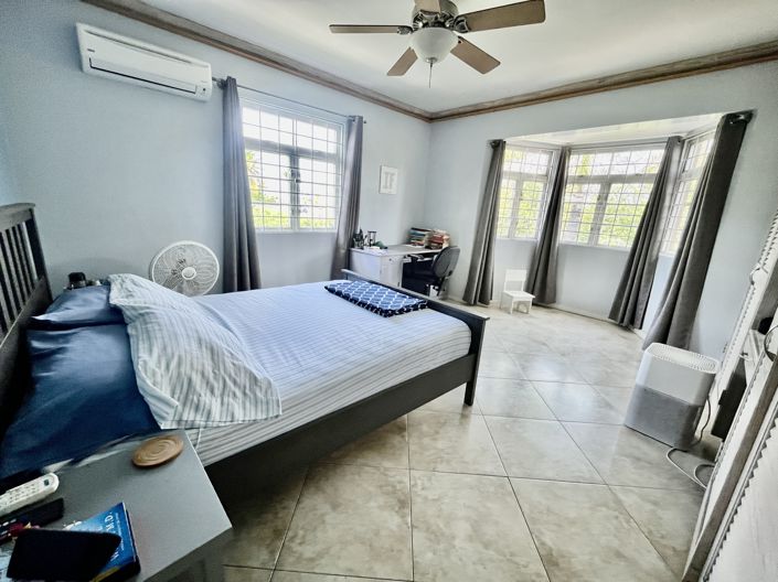 Image No.11-5 Bed House for sale