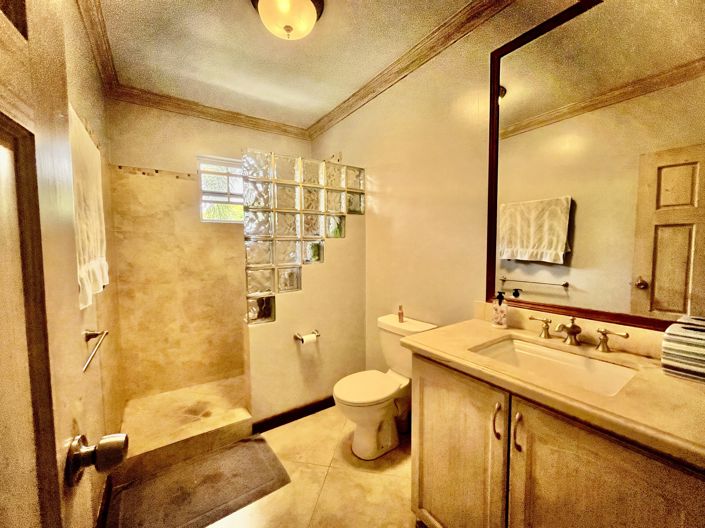 Image No.13-5 Bed House for sale