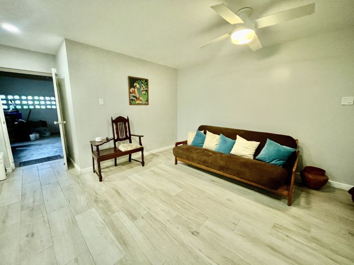 Image No.15-5 Bed House for sale