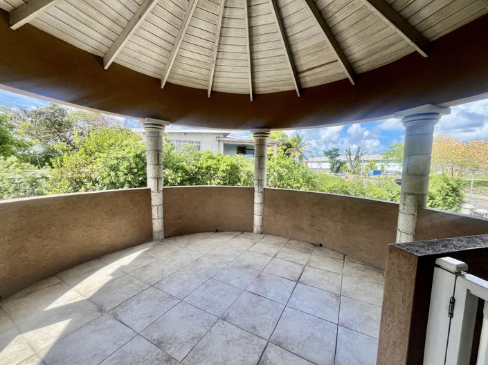 Image No.7-5 Bed House for sale