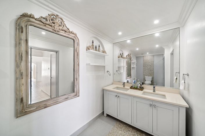 Image No.10-3 Bed House for sale