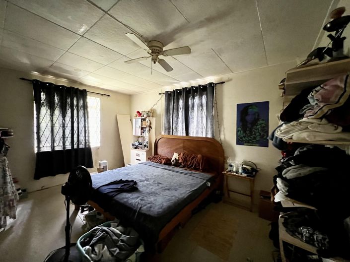 Image No.28-5 Bed Land for sale