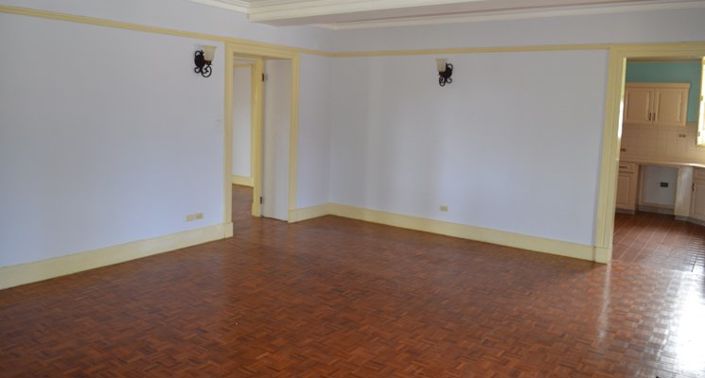 Image No.9-8 Bed House for sale