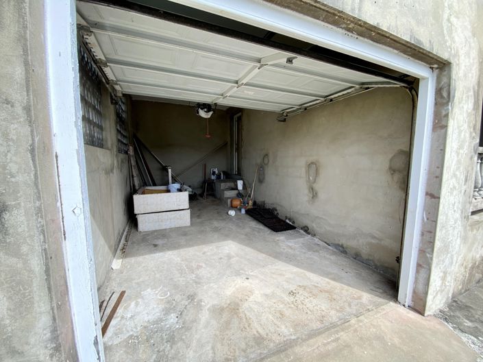Image No.18-4 Bed House for sale