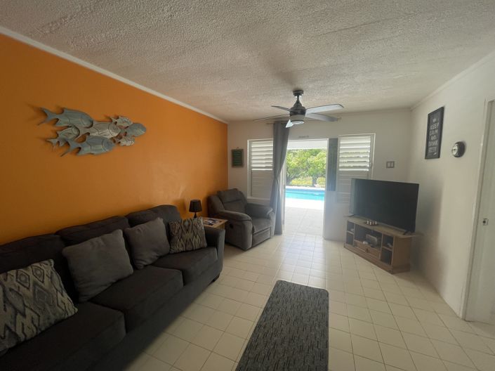 Image No.16-6 Bed Property for sale