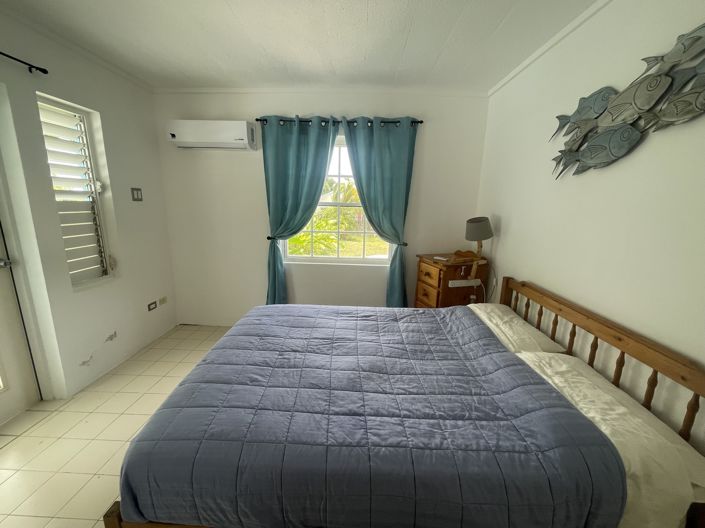 Image No.17-6 Bed Property for sale