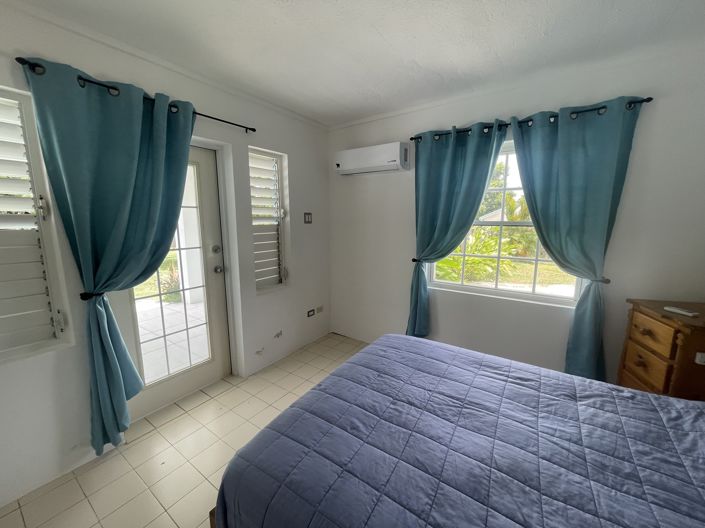 Image No.18-6 Bed Property for sale