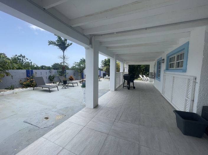 Image No.9-6 Bed Property for sale