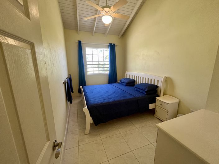 Image No.8-6 Bed House for sale