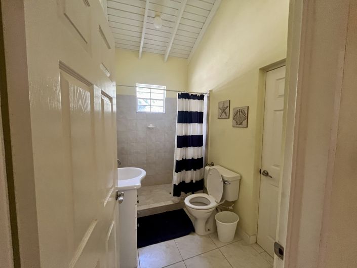 Image No.9-6 Bed House for sale