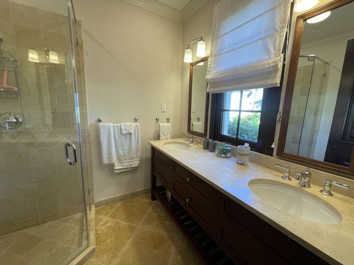 Image No.7-3 Bed House for sale