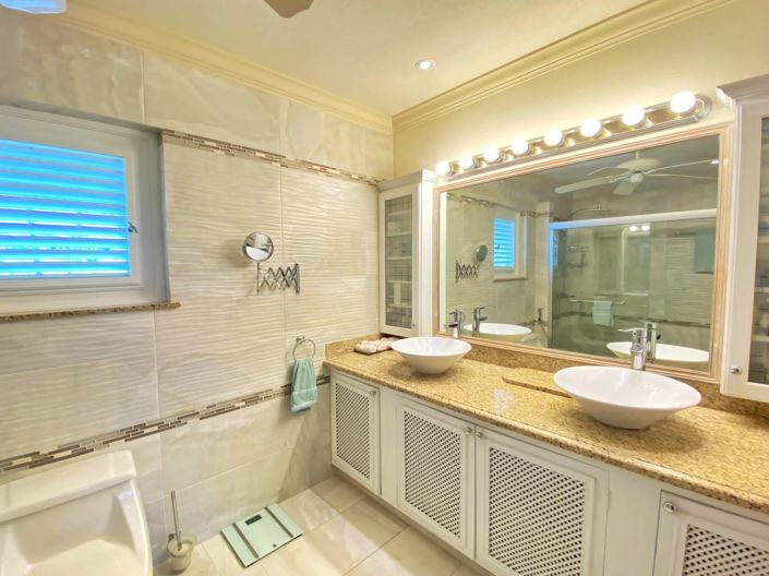 Image No.11-6 Bed House for sale