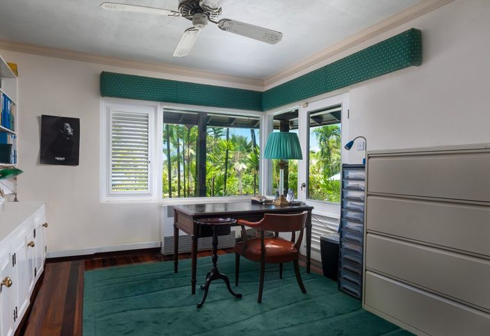 Image No.18-6 Bed House for sale