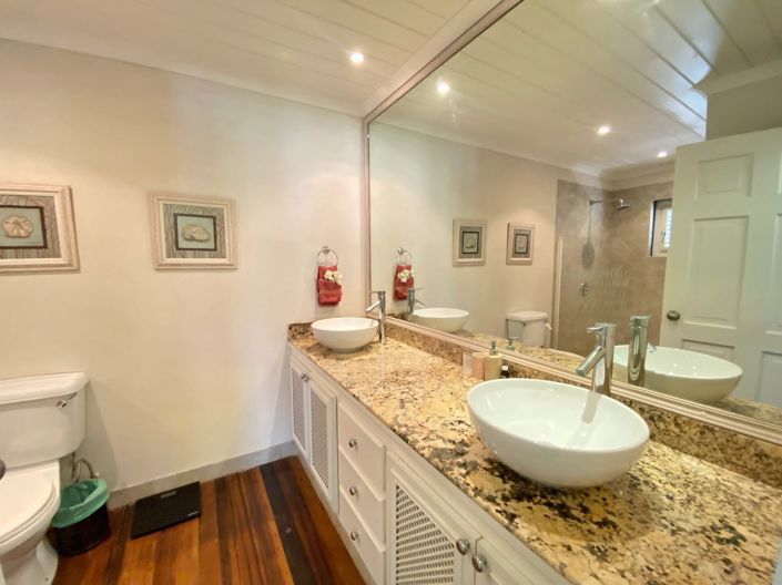 Image No.22-6 Bed House for sale