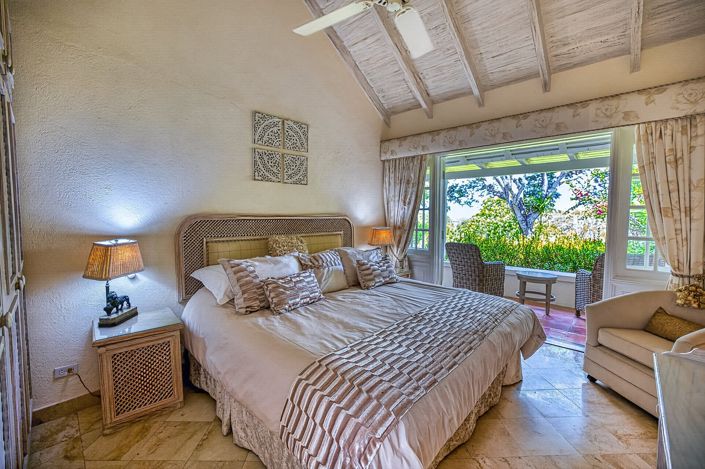 Image No.18-5 Bed Property for sale