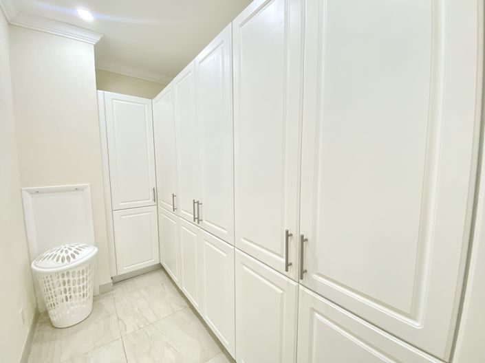 Image No.10-3 Bed Property for sale