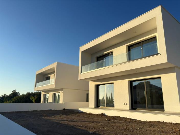 Image No.2-3 Bed Villa / Detached for sale