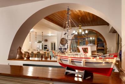 Living-Room-9630--George-Panagakos