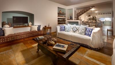 Living-Room-9578-HDR_1--George-Panagakos