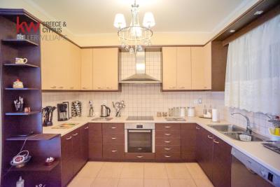 d971087b0b1e4724add69473fddbc993