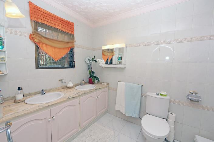 Image No.7-Villa de 4 chambres à vendre à Orba