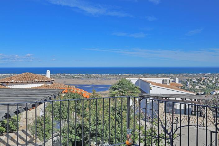 Image No.4-2 Bed Villa for sale