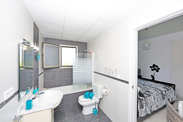 Image No.15-4 Bed Villa for sale