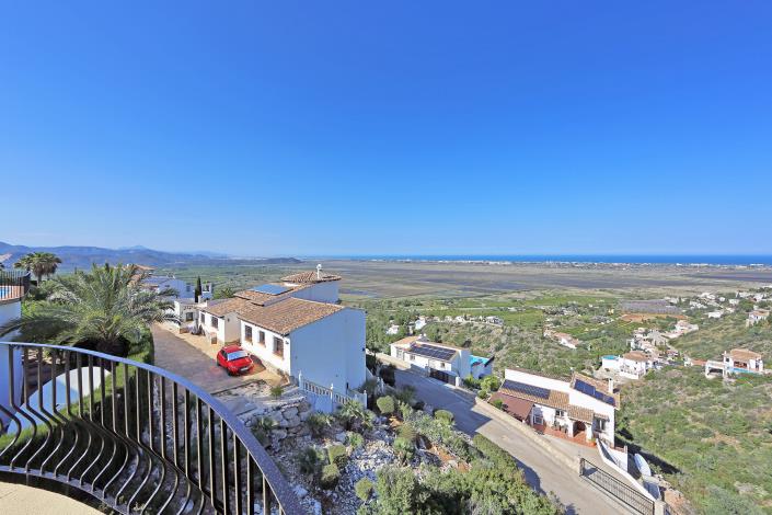 Image No.3-Villa de 4 chambres à vendre à Denia