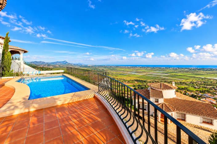 Image No.2-4 Bed Villa for sale