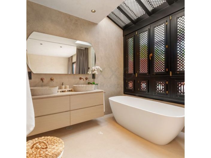 Image No.17-4 Bed Penthouse for sale