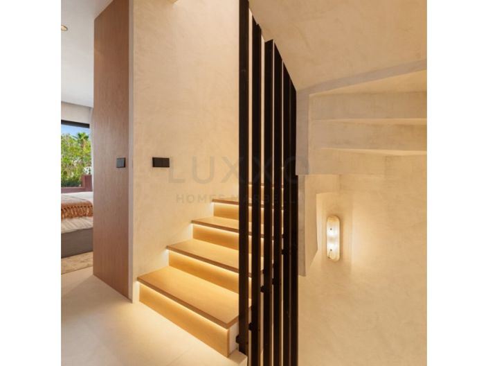 Image No.22-4 Bed Penthouse for sale