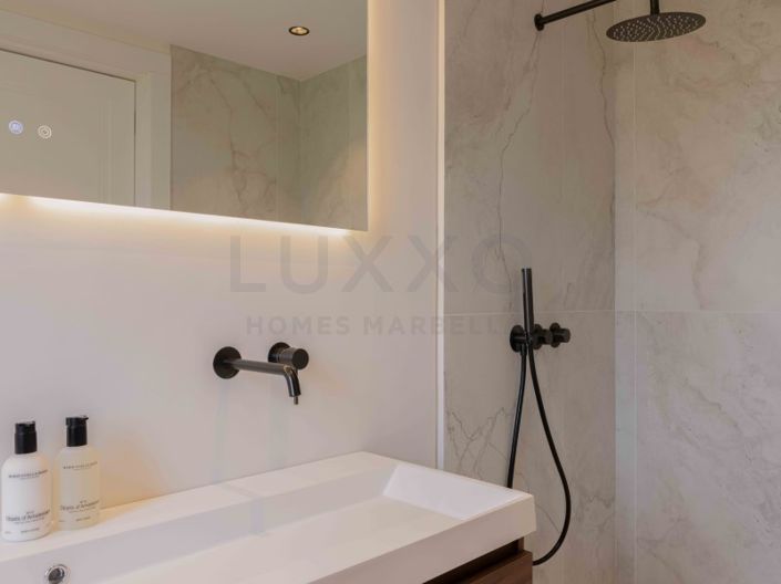 Image No.22-3 Bed Apartment for sale