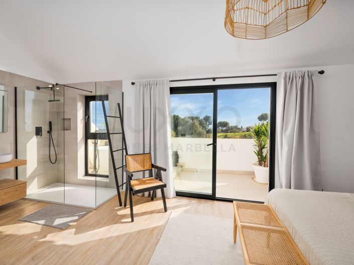 Image No.11-3 Bed House for sale