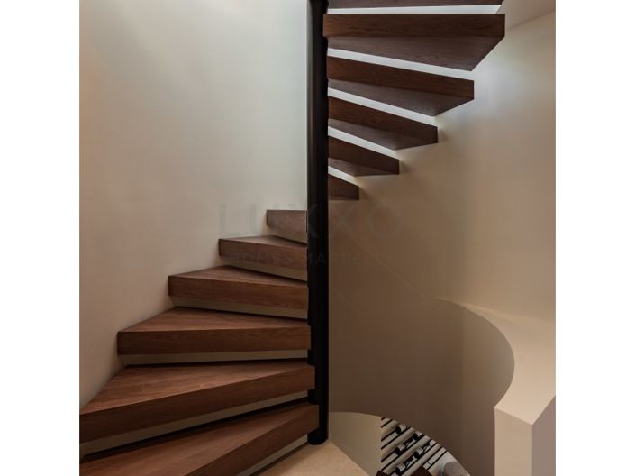 Image No.10-3 Bed House for sale