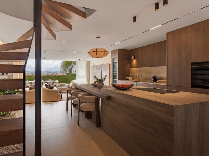 Image No.7-3 Bed House for sale