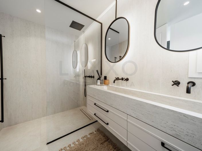 Image No.10-3 Bed Apartment for sale