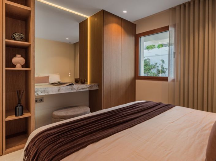 Image No.16-4 Bed House for sale