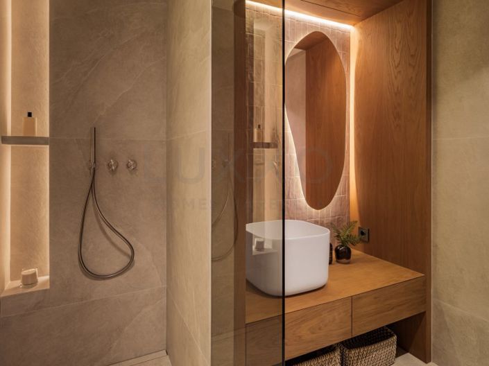 Image No.20-4 Bed House for sale