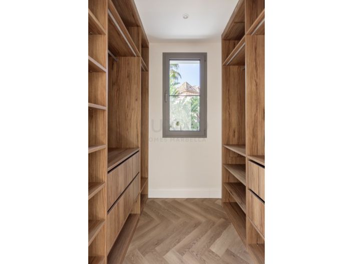 Image No.21-4 Bed Villa for sale