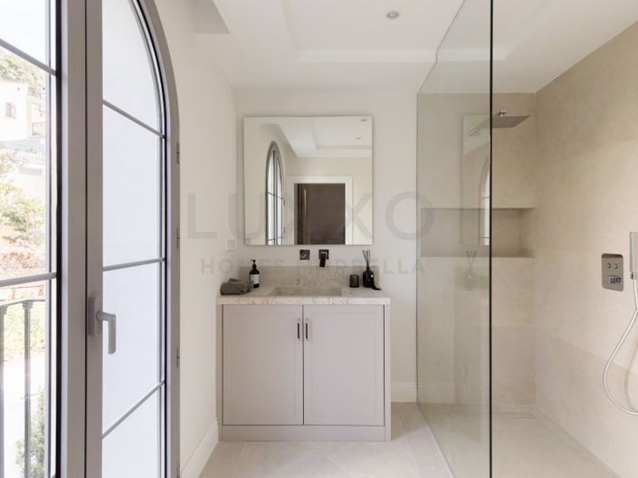 Image No.27-4 Bed Villa for sale