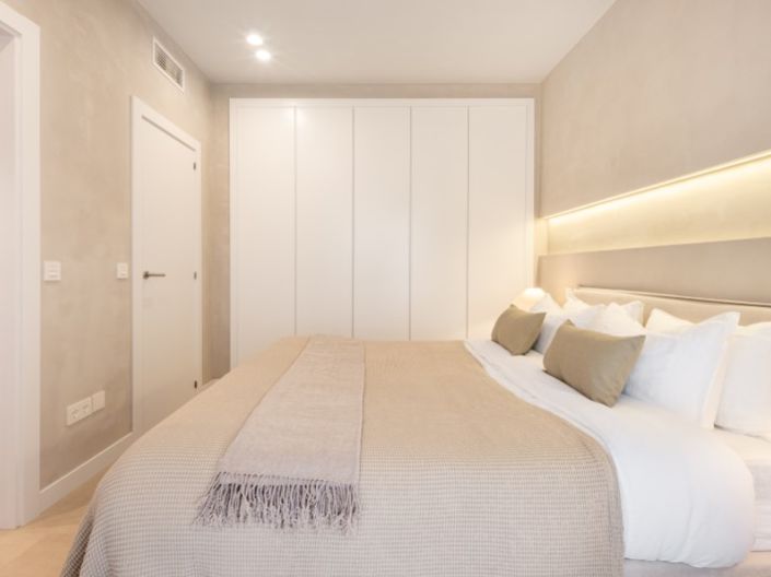 Image No.12-3 Bed House for sale