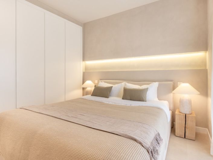 Image No.14-3 Bed House for sale